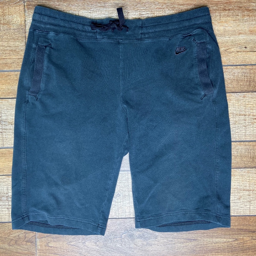 🍁 NIKE Knee Length Black Cotton Shorts
